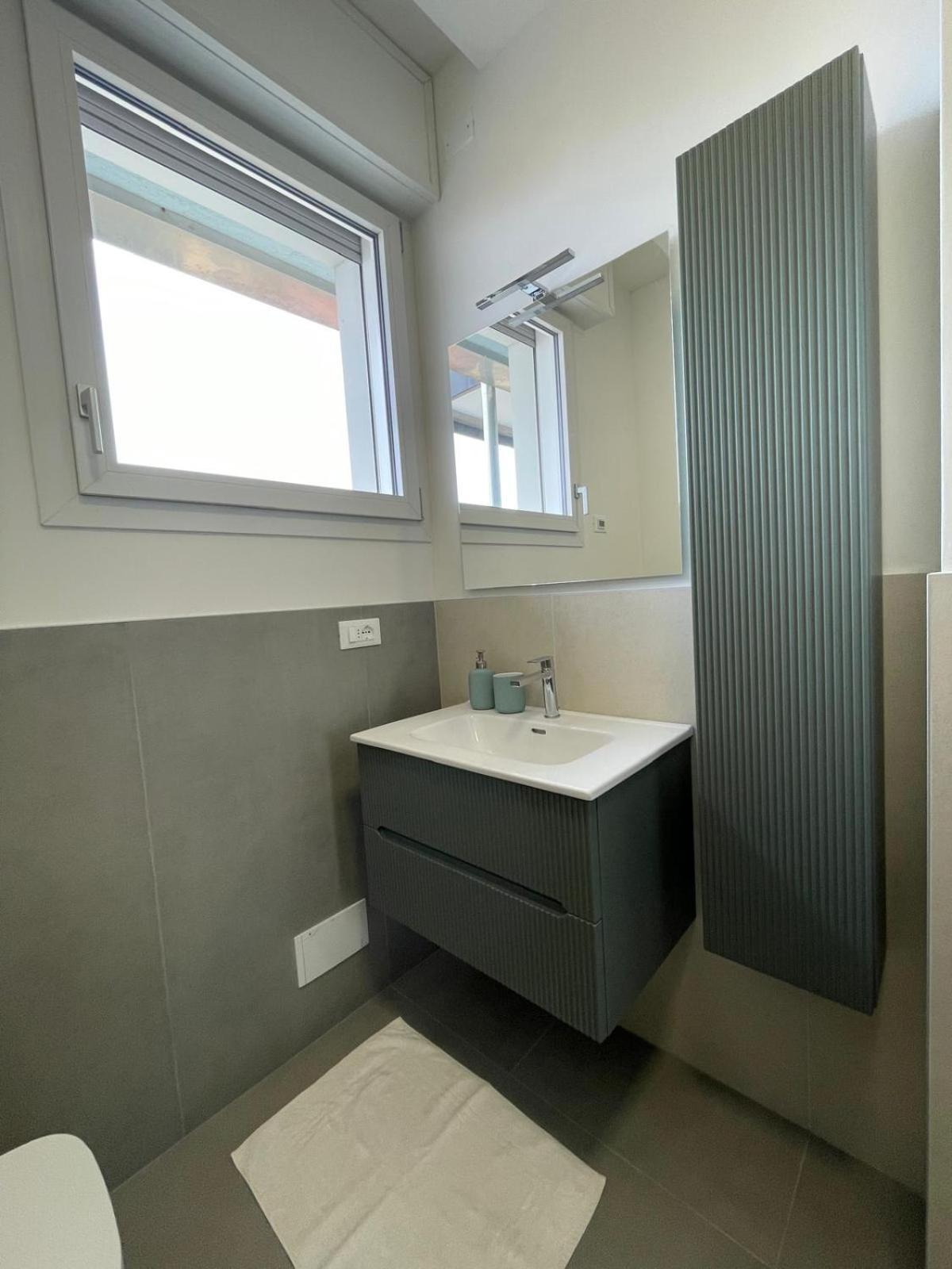 A Due Passi Dal Mare - Family